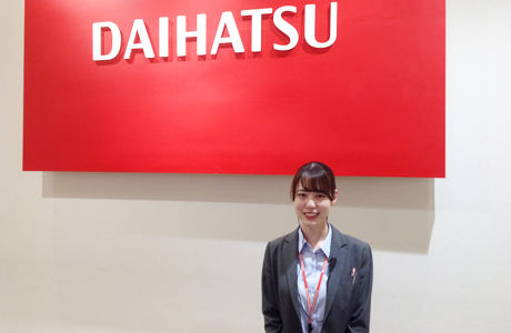 トレッサ横浜店　営業スタッフ　中村
